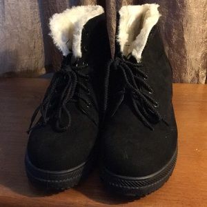 SQL Women’s Fleece-Lined Boots EUR Size 44